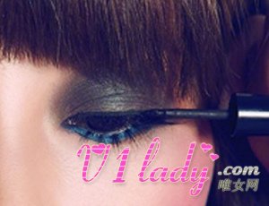 舞台里的冷艳女王是怎么化妆的?(组图)