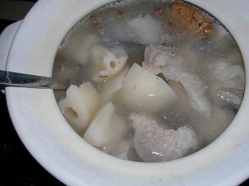 秋季进补的5种莲藕排骨汤的做法大全