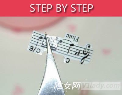 音乐乐谱型美甲怎么化？